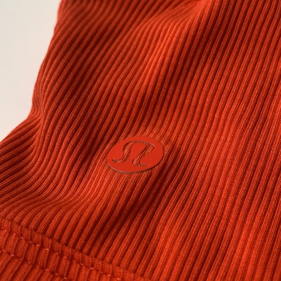 LULULEMON RIBBED BRA - SIZE 6 - Picture 2 of 3